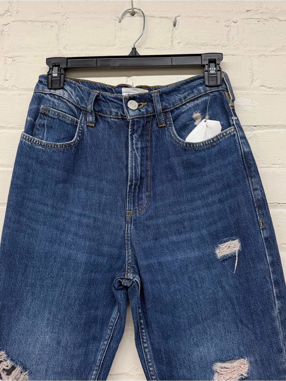 NWT Frame Le High 'N' Tight Straight Distressed Jean Size 25 - Picture 4 of 8